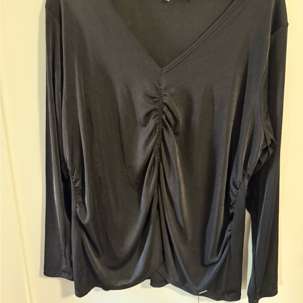 Calvin Klein Elegant Black V-Neck Blouse